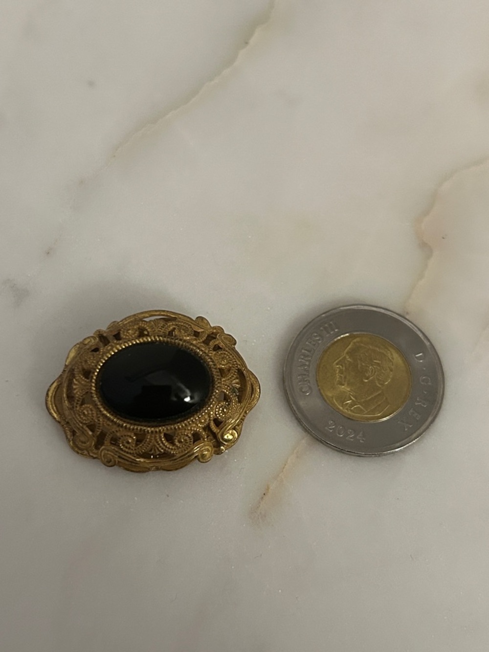 Miriam Haskell Filigree Brooch with Black Oval Cabochon - Picture 3 of 5